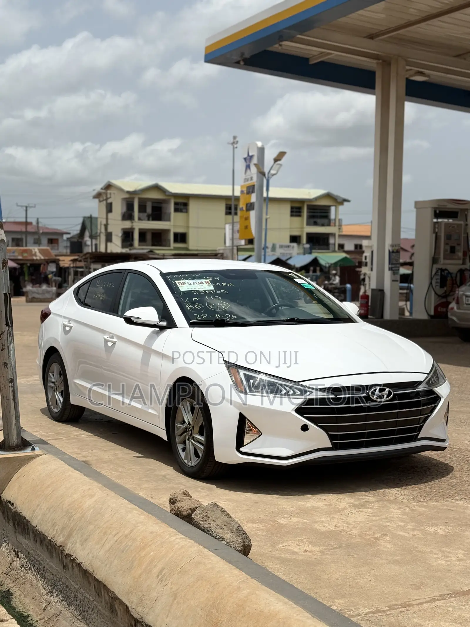 Hyundai Elantra 2018 White