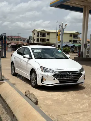 Hyundai Elantra 2018 White