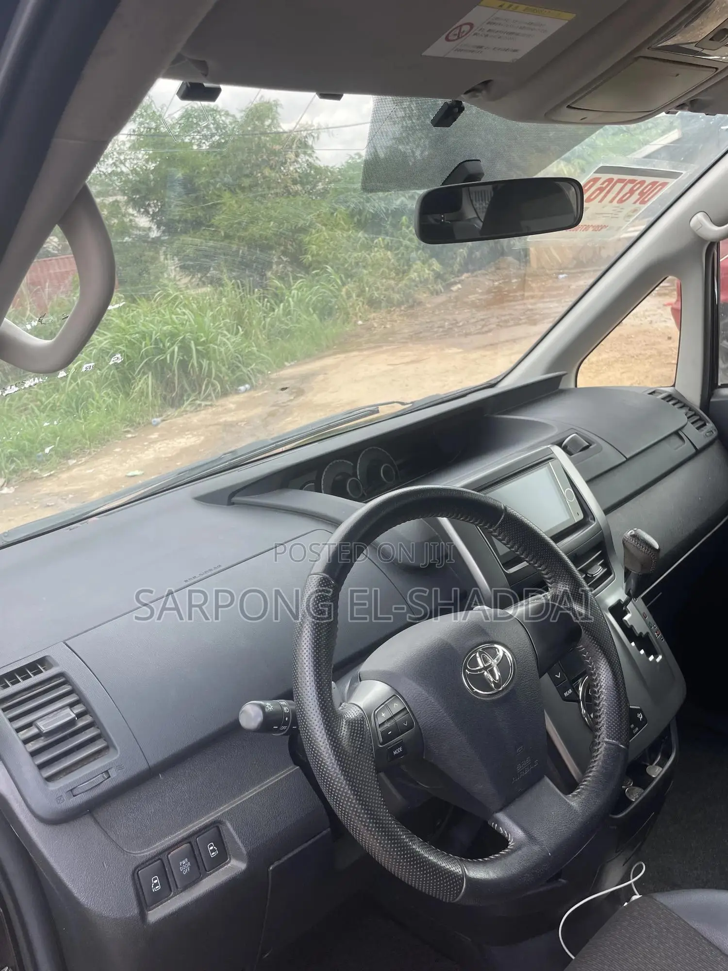 Toyota Voxy 2013 Black