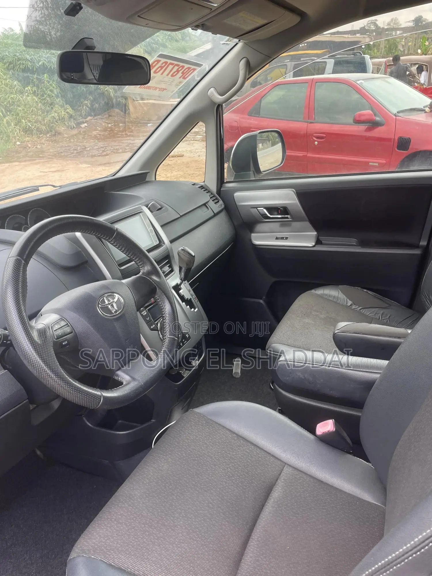 Toyota Voxy 2013 Black