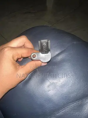 Genuine Nissan Camshaft Sensor (V6 Engine) - Used 23731-Al61a.