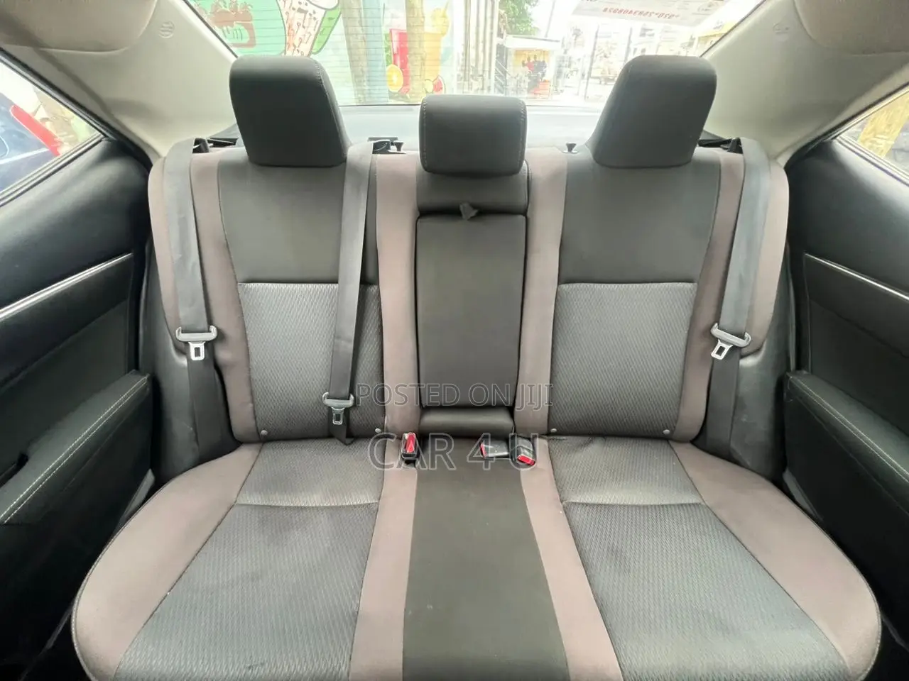 Toyota Corolla LE 4dr Sedan (1.8L 4cyl CVT) 2017 Silver