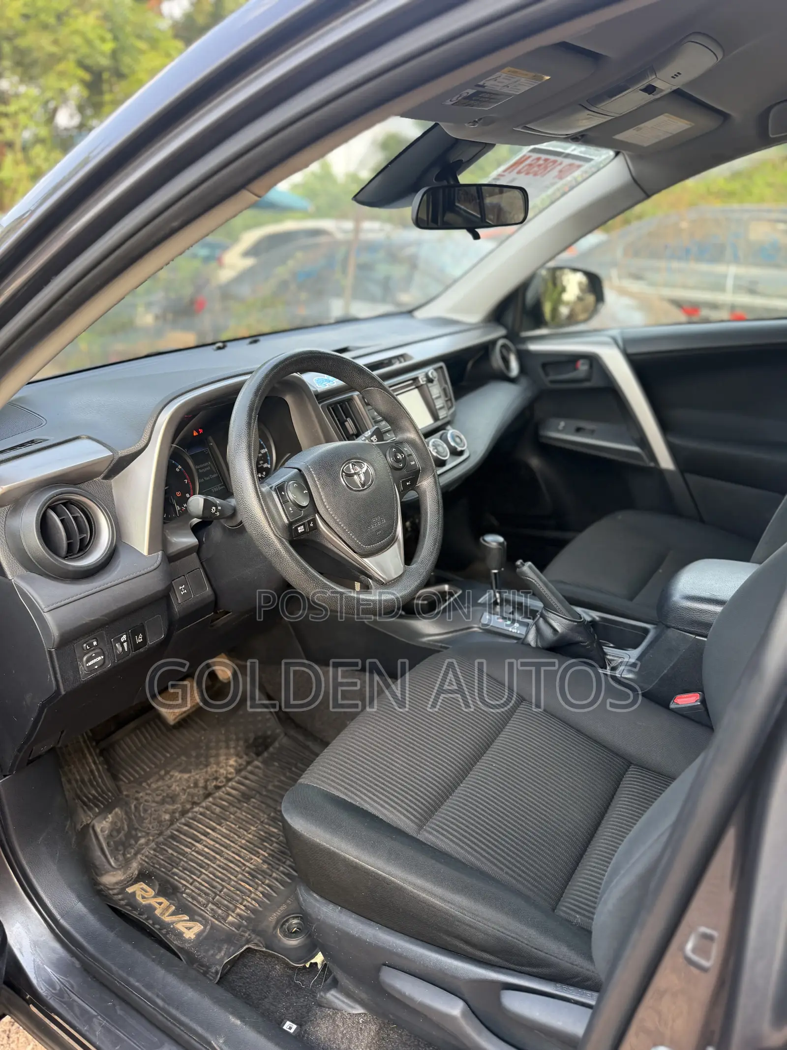 Toyota RAV4 LE 4dr SUV AWD (2.5L 4cyl 6A) 2018 Gray