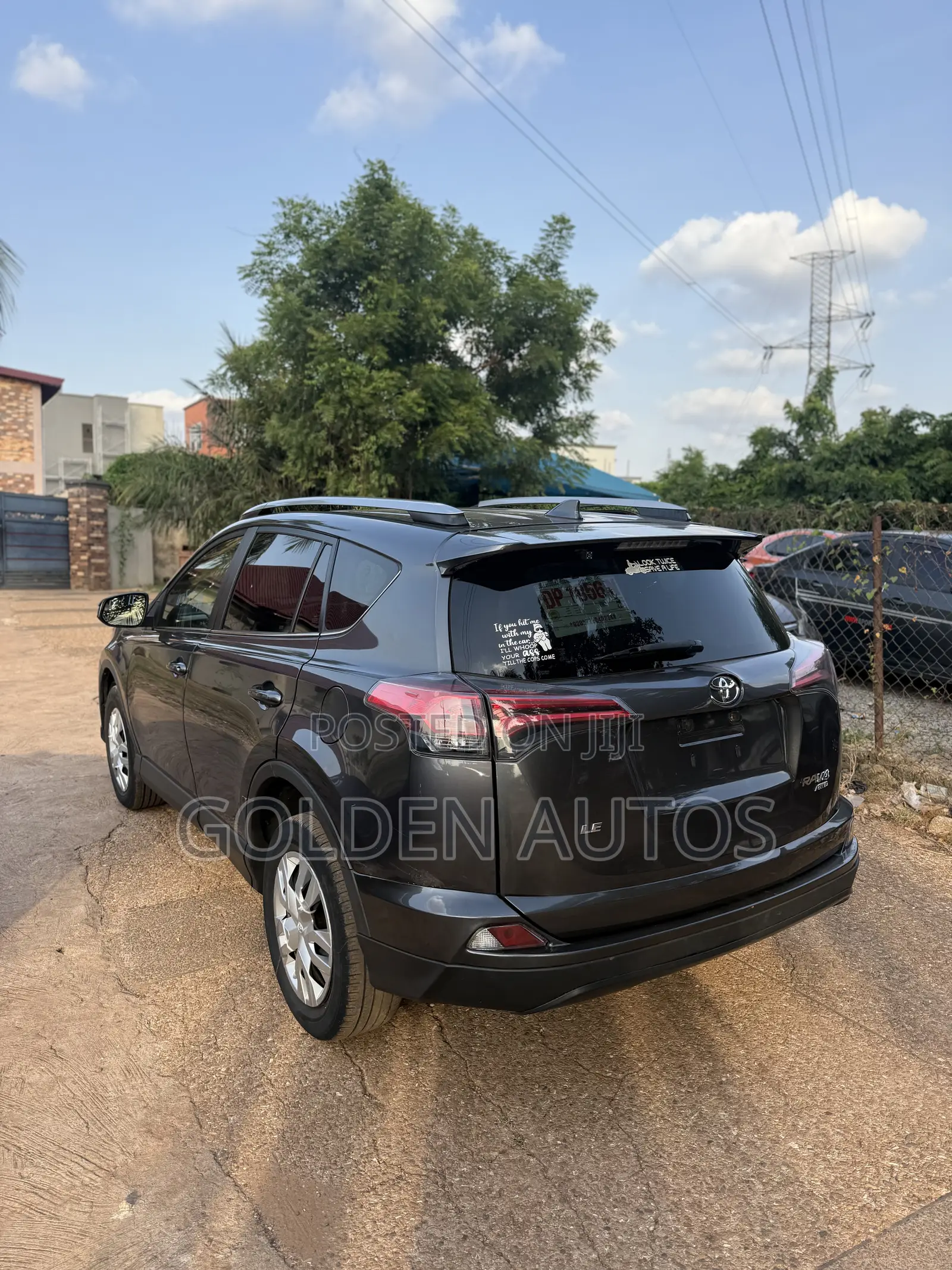 Toyota RAV4 LE 4dr SUV AWD (2.5L 4cyl 6A) 2018 Gray