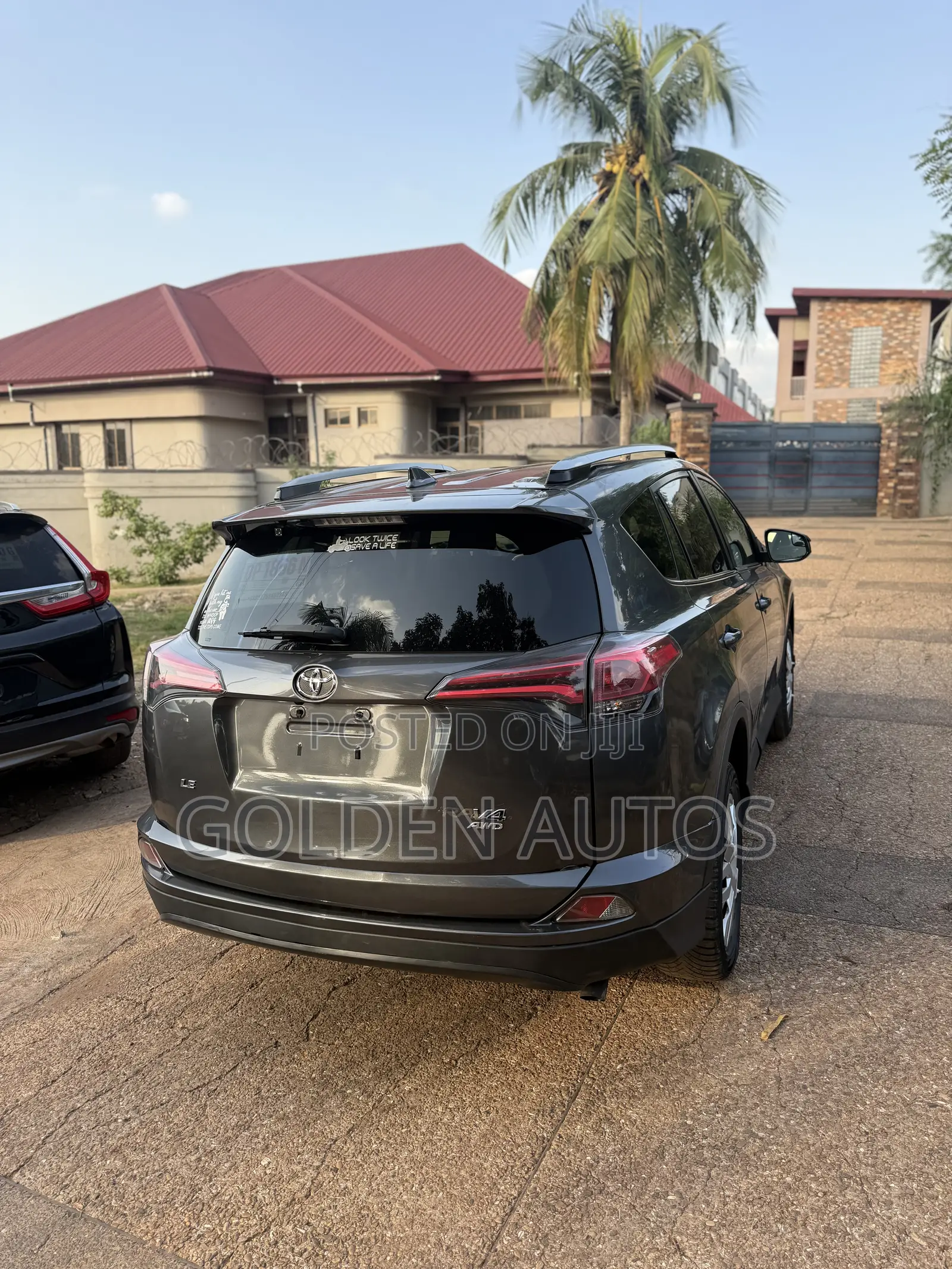Toyota RAV4 LE 4dr SUV AWD (2.5L 4cyl 6A) 2018 Gray