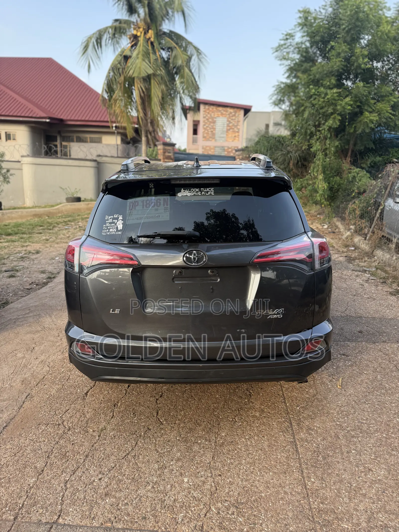 Toyota RAV4 LE 4dr SUV AWD (2.5L 4cyl 6A) 2018 Gray
