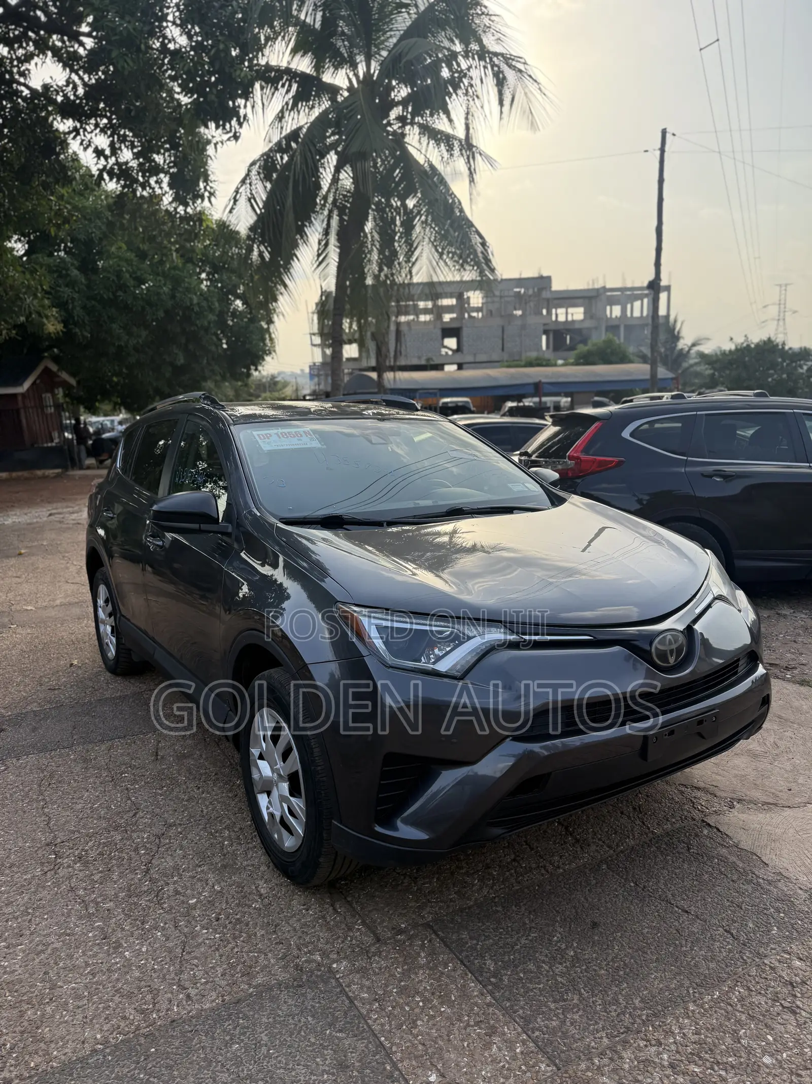 Toyota RAV4 LE 4dr SUV AWD (2.5L 4cyl 6A) 2018 Gray