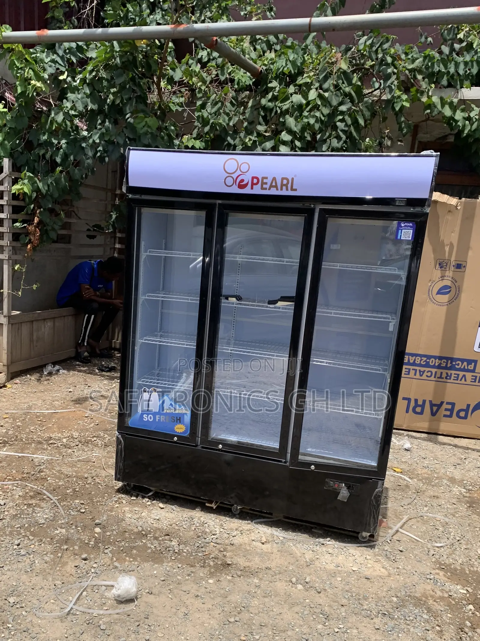 Reliable New PVC-150 3-Door Pearl Beverage Display Fridge 950l