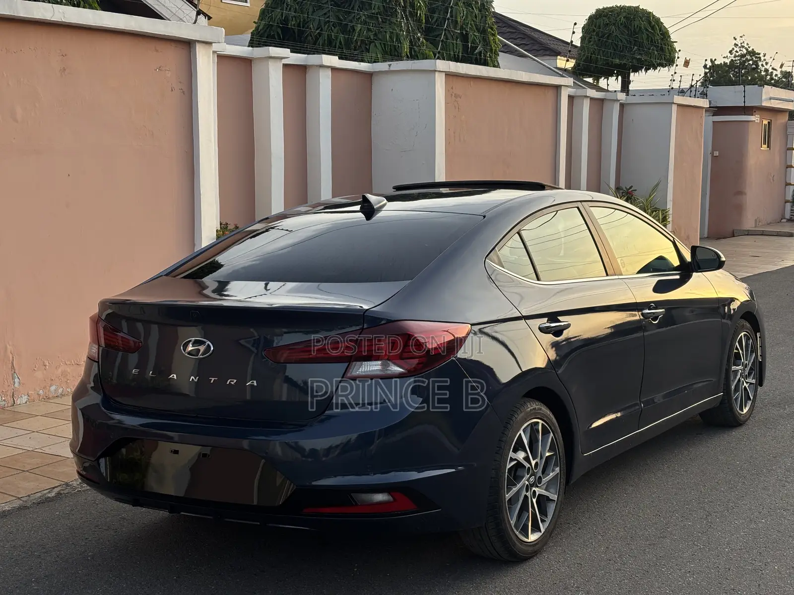 Hyundai Elantra Limited 2019 Blue