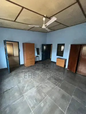 4bdrm Apartment in Dansoman-Karikari for rent
