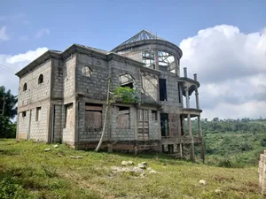 6bdrm Mansion in Kitasi, Aburi for sale