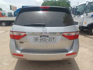 Honda Odyssey 2011 Silver