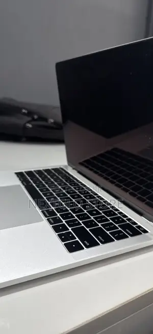 Laptop Apple MacBook Pro 2017 8GB Intel Core i5 SSD 256GB