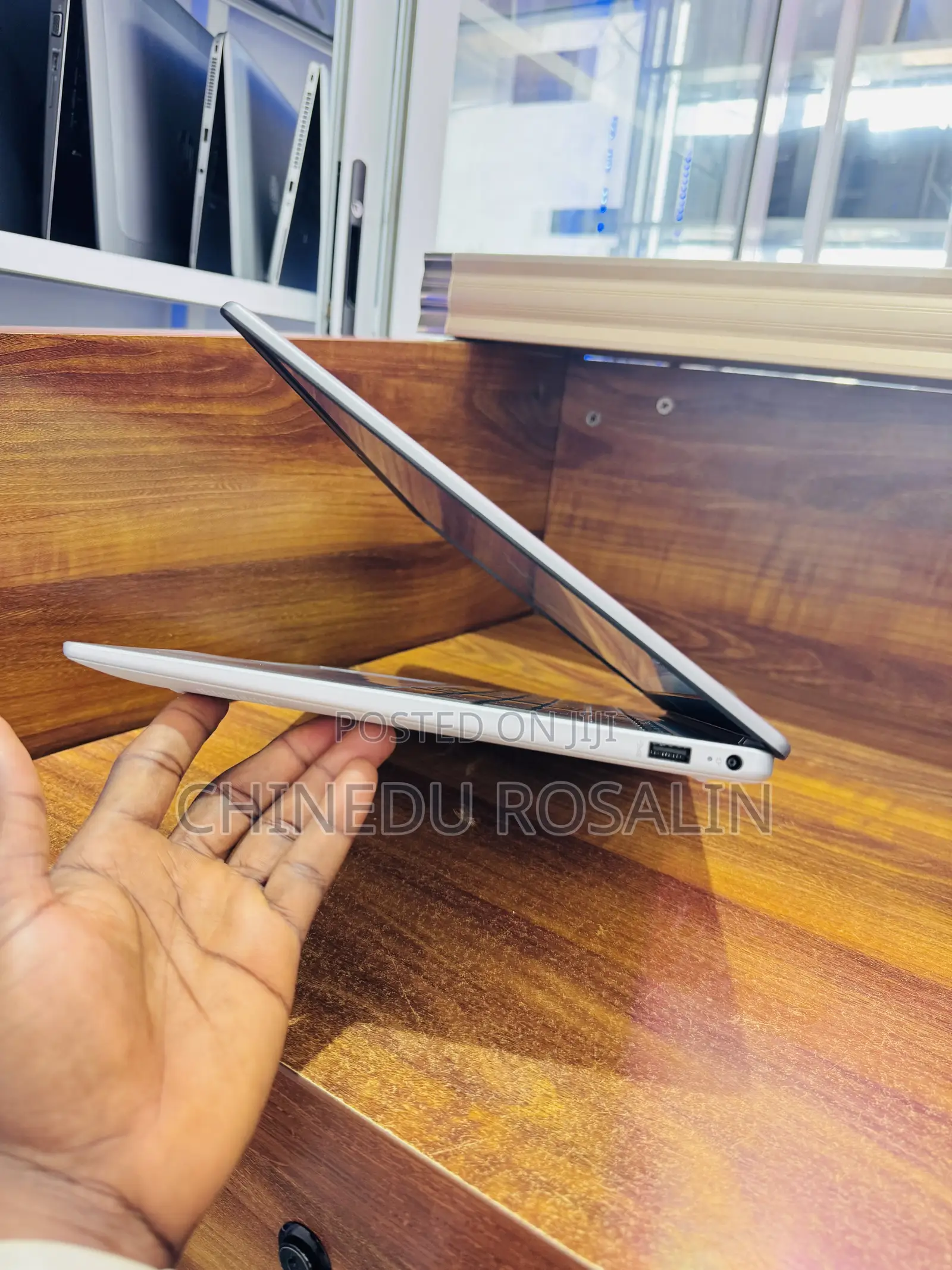 Laptop HP 255 G8 8GB AMD Ryzen 5 SSD 512GB