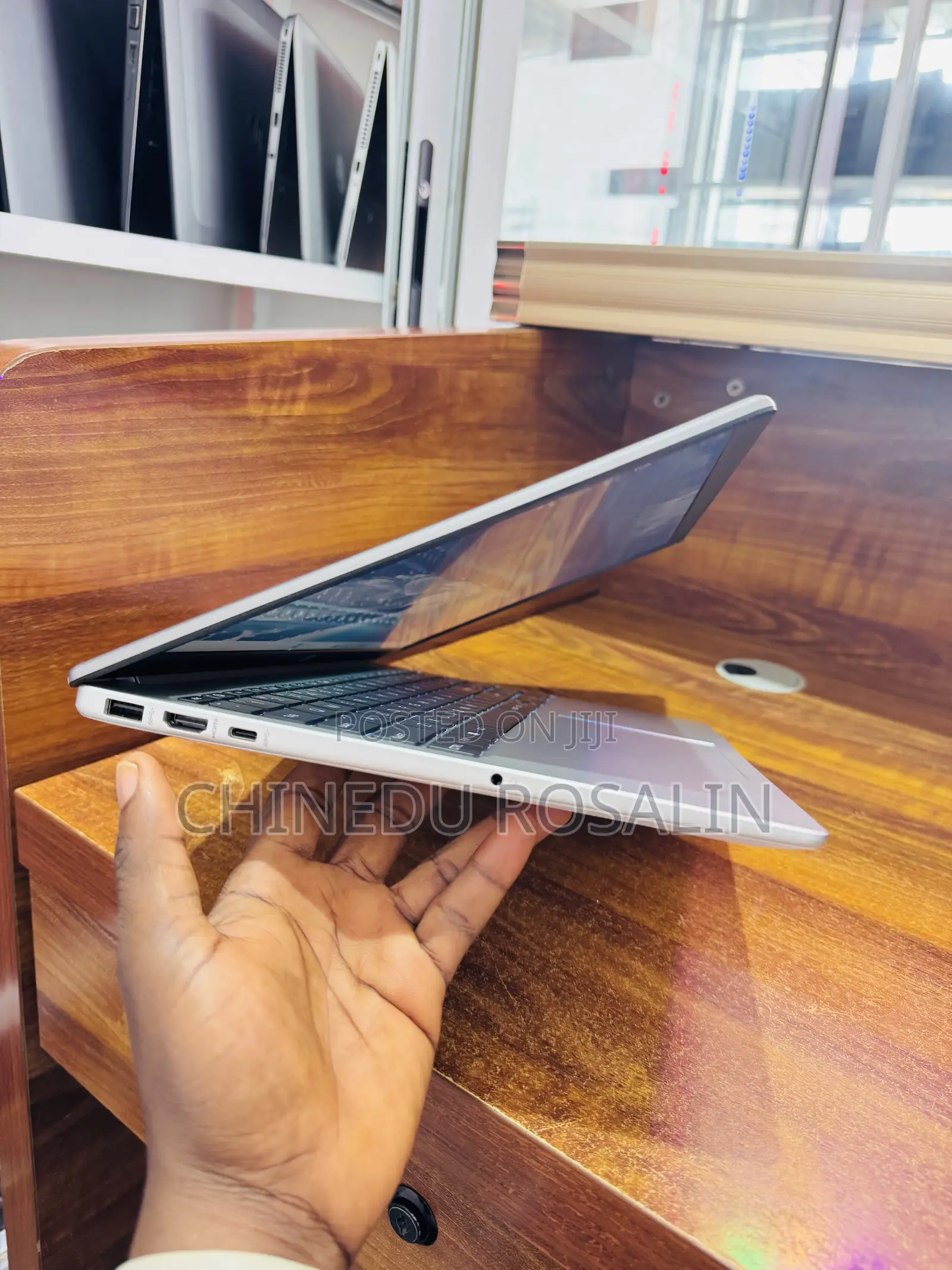 Laptop HP 255 G8 8GB AMD Ryzen 5 SSD 512GB