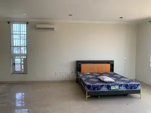 6bdrm Townhouse / Terrace in Ridge-Danyame, Kumasi Metropolitan