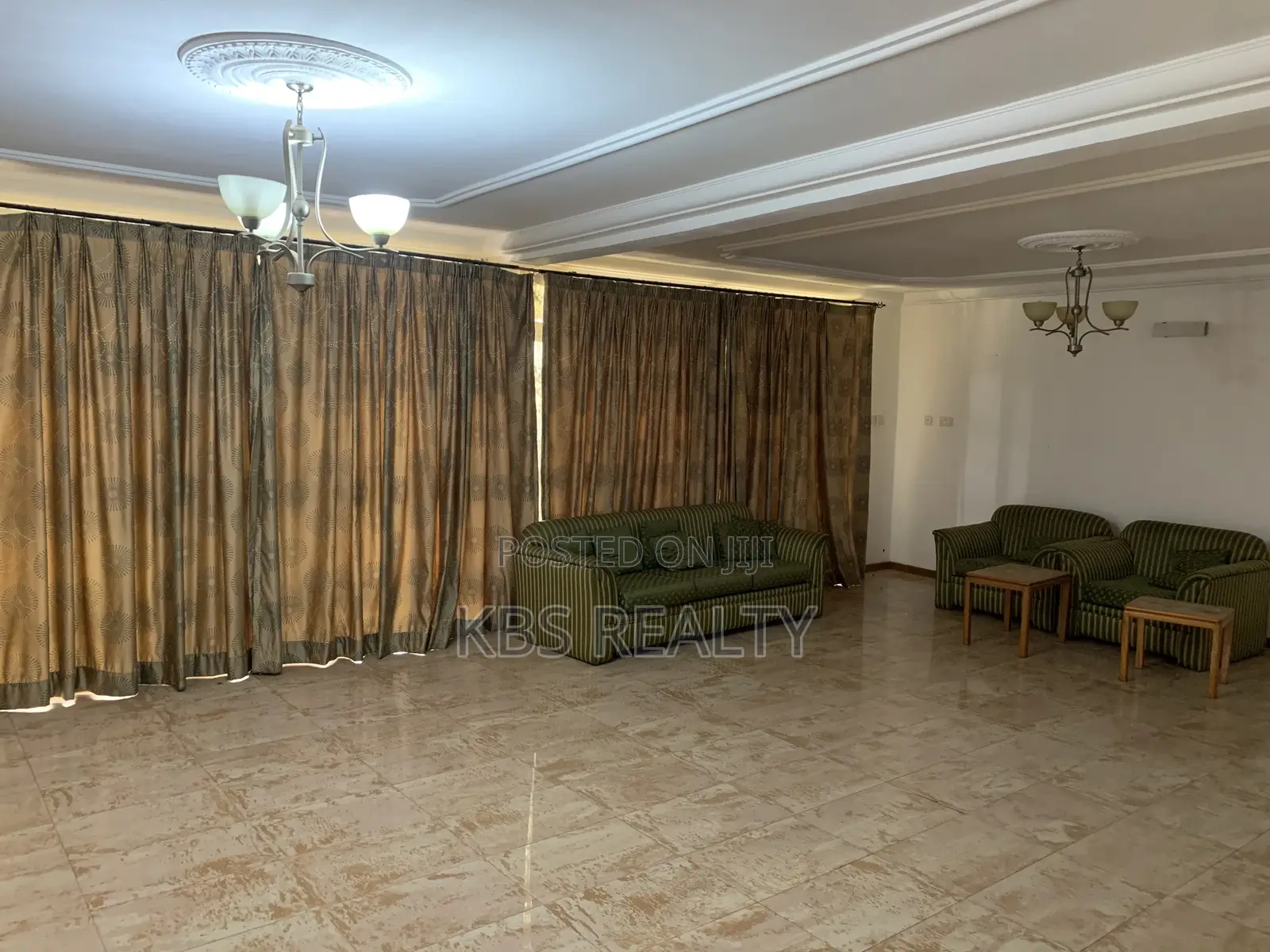 8bdrm Mansion in Ahodwo-Ridge, Kumasi Metropolitan for rent