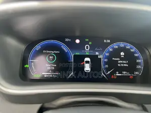 Toyota Corolla Hybrid XLE 2024 Silver