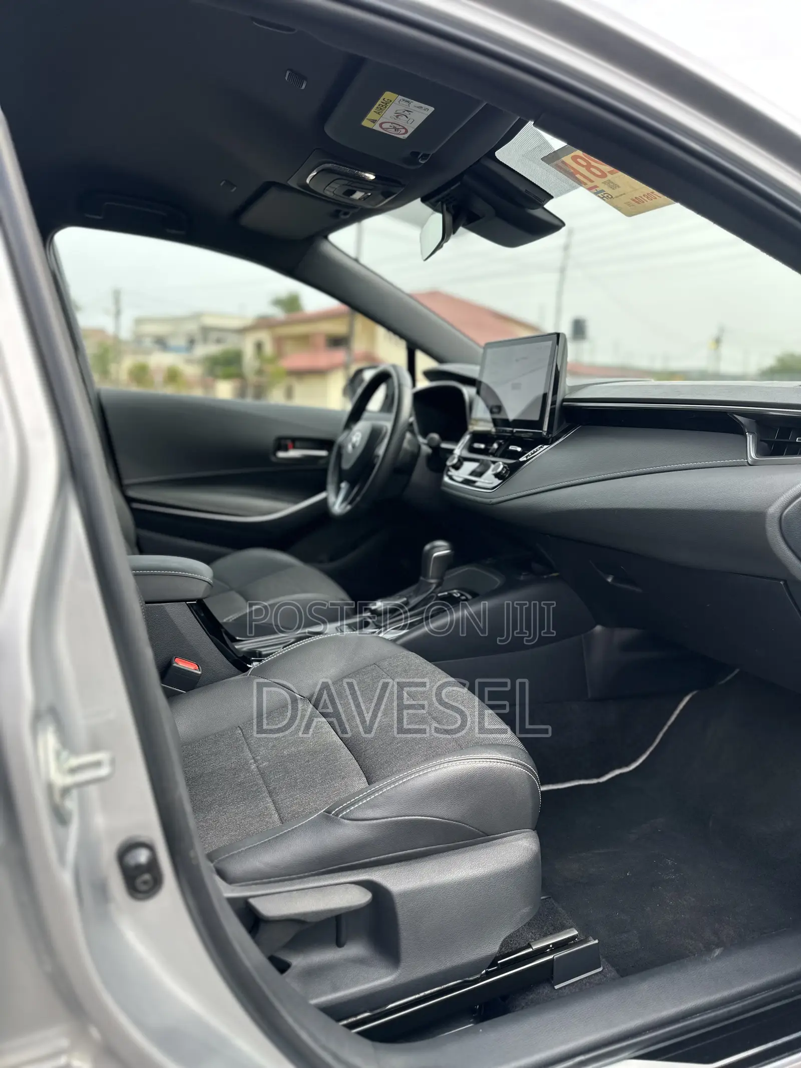 Toyota Corolla 2024 Silver