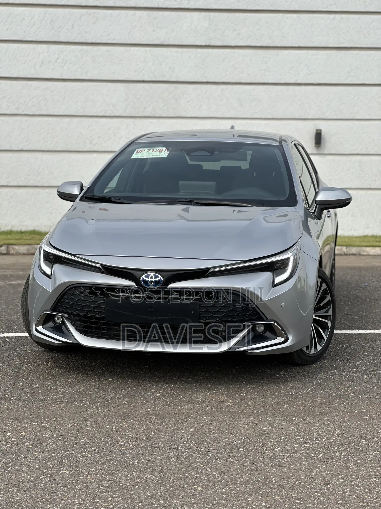 Toyota Corolla 2024 Silver