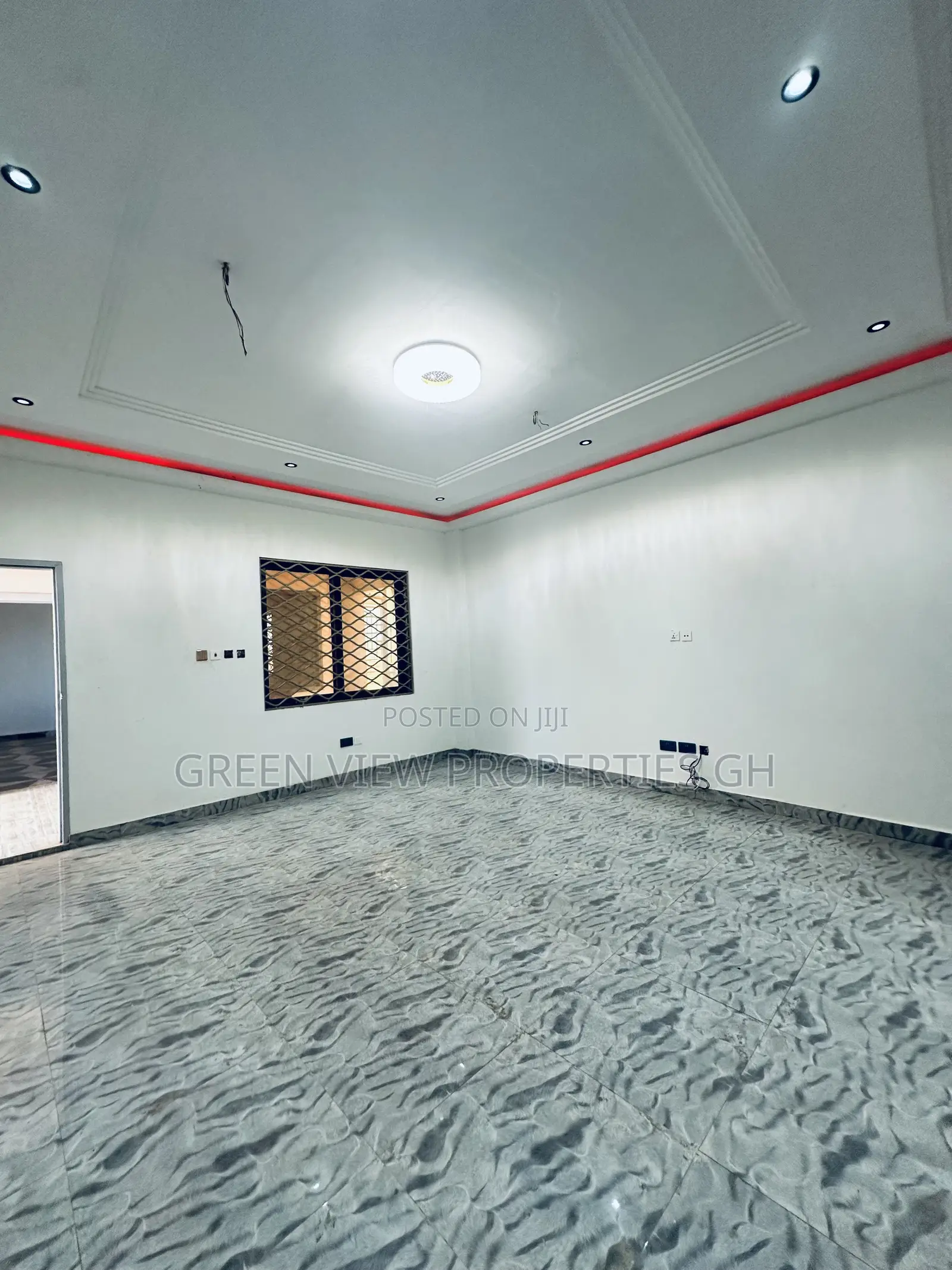 2bdrm Apartment in West Hills Mall Area for rent
