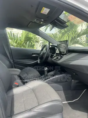 Toyota Corolla Hybrid XLE 2024 Silver