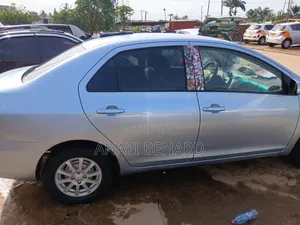 Toyota Belta 2010 Blue