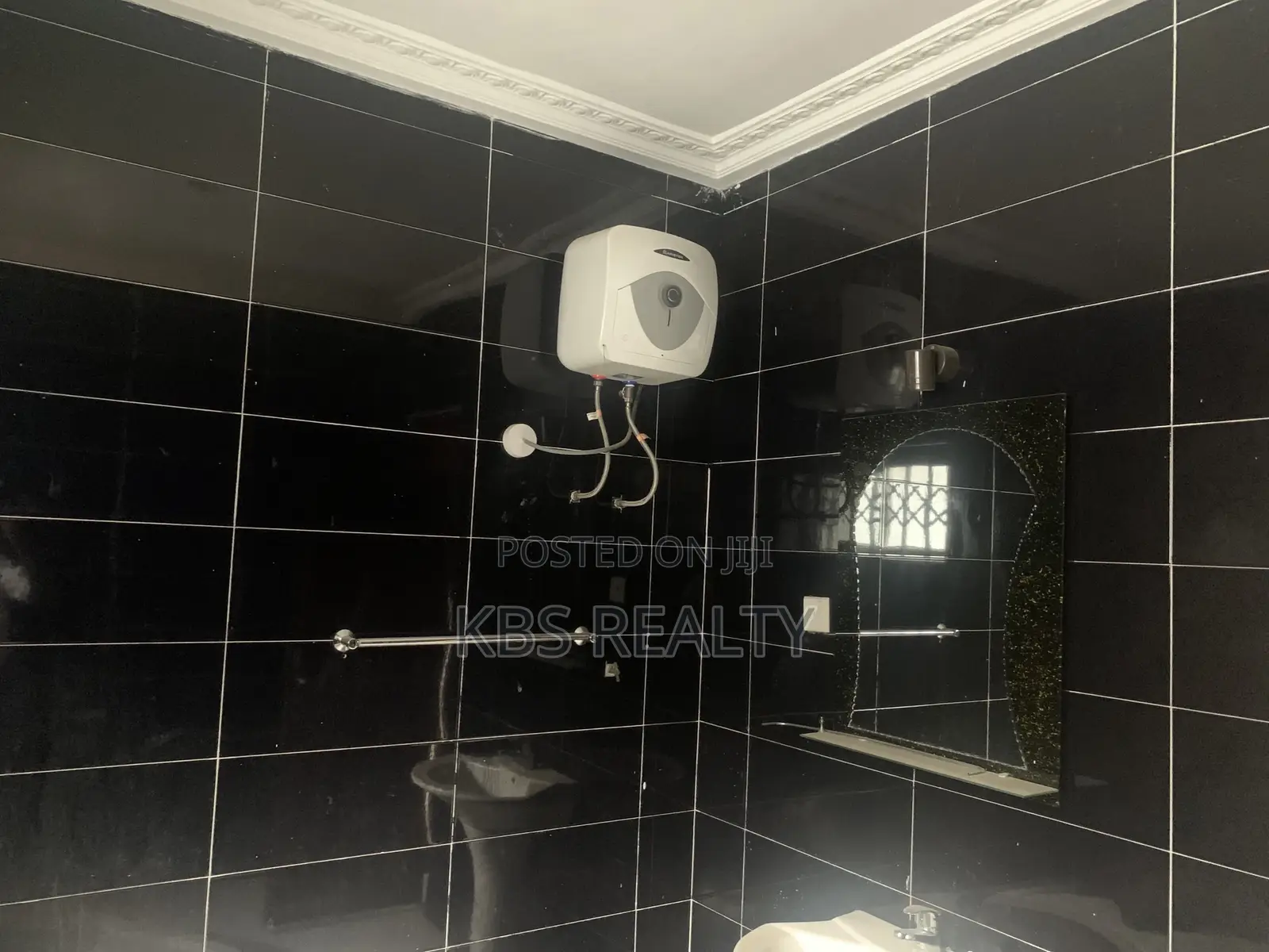 5bdrm House in East Legon, American House for rent