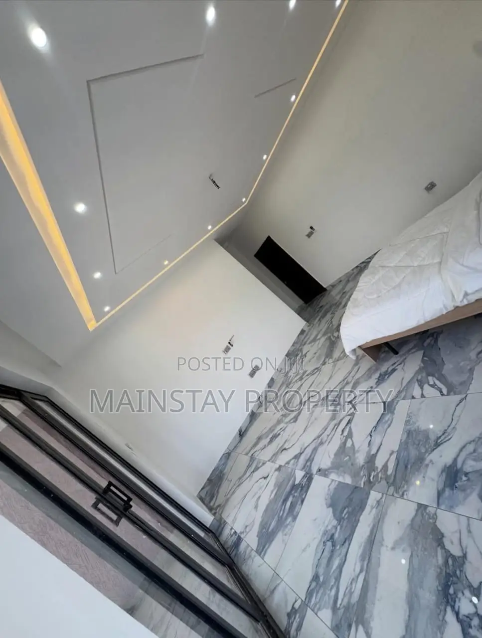 4bdrm House in Lake Side Estate for sale