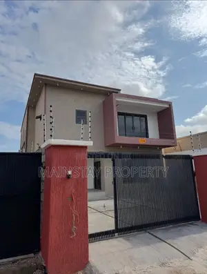 4bdrm House in Lake Side Estate for sale
