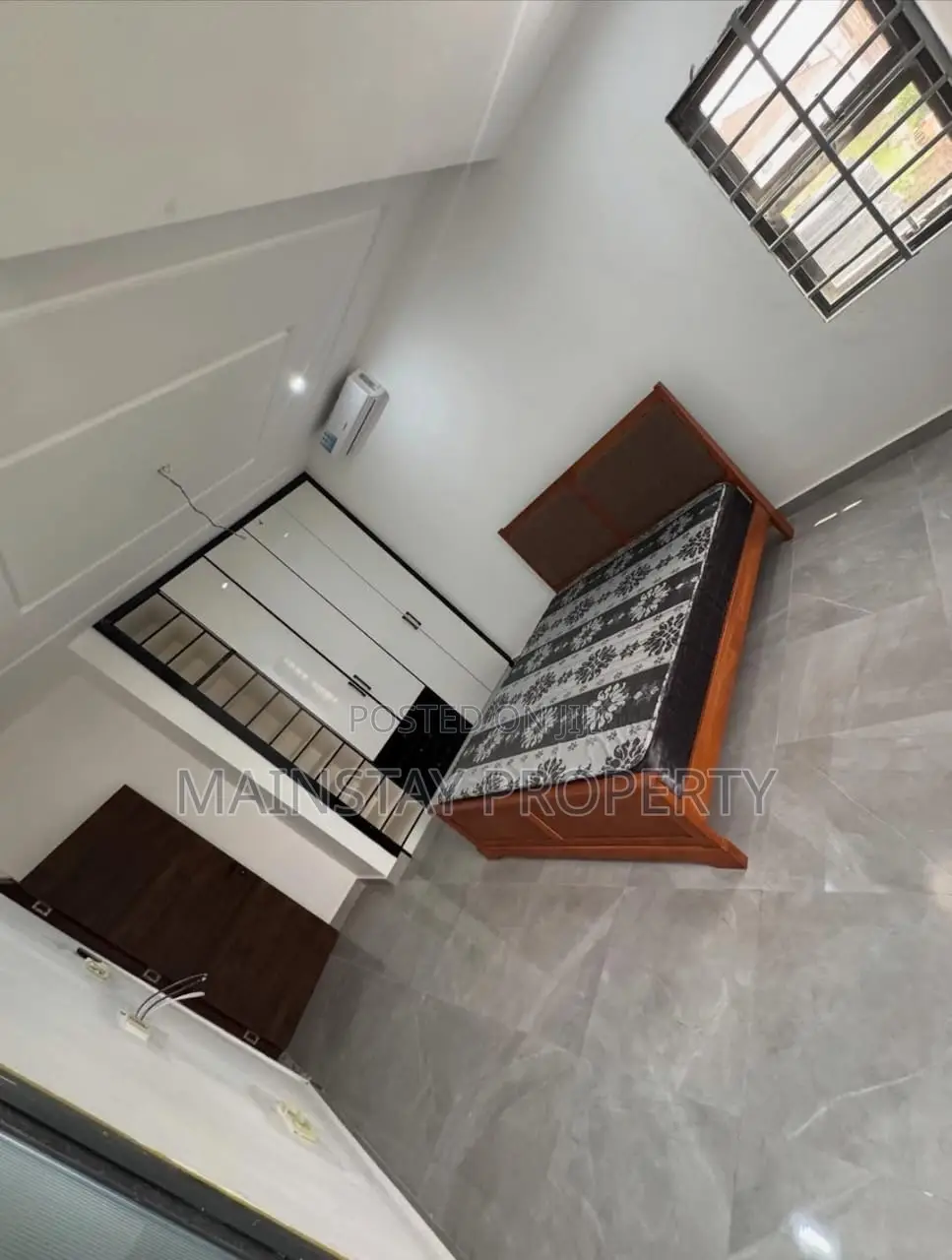 4bdrm House in Lake Side Estate for sale