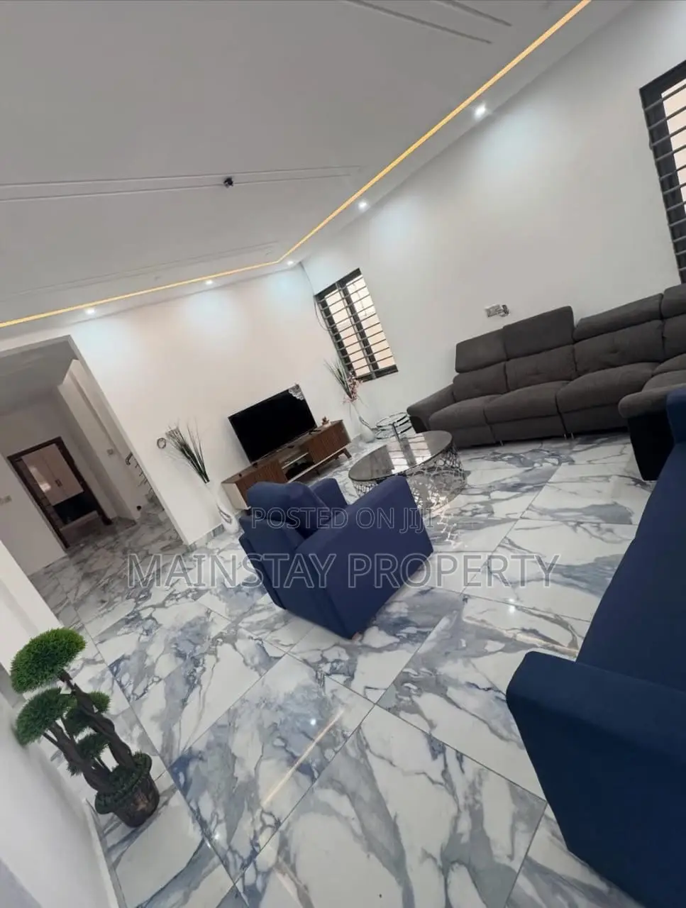 4bdrm House in Lake Side Estate for sale