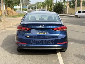 Hyundai Elantra SE Sedan FWD (2.0L 4cyl 6M) 2017 Blue