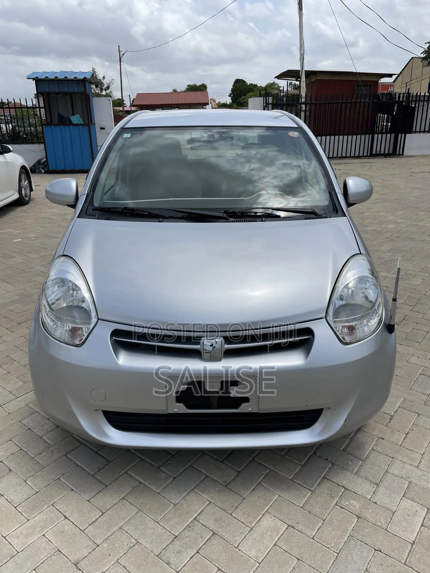Toyota Passo 1.3 FWD 2012 Silver