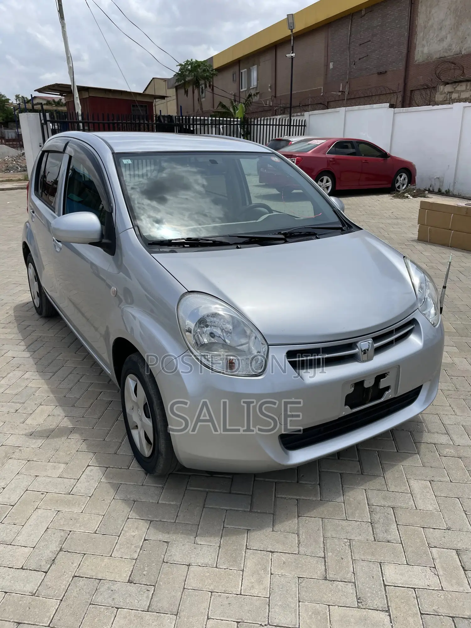 Toyota Passo 1.3 FWD 2012 Silver
