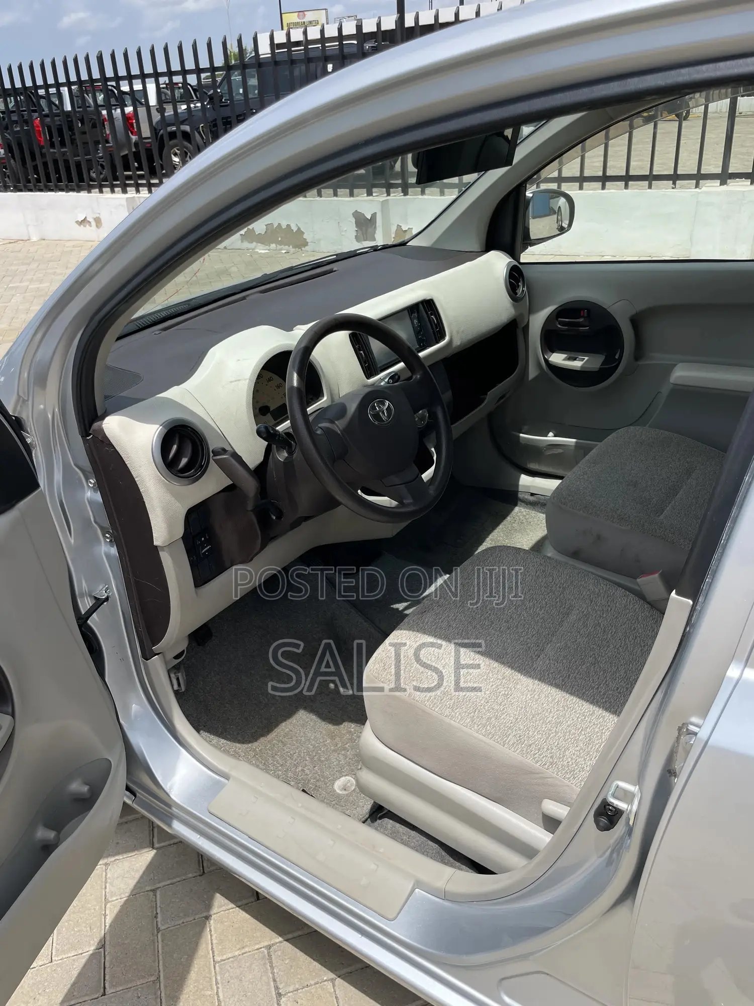 Toyota Passo 1.3 FWD 2012 Silver