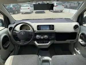 Toyota Passo 1.3 FWD 2012 Silver