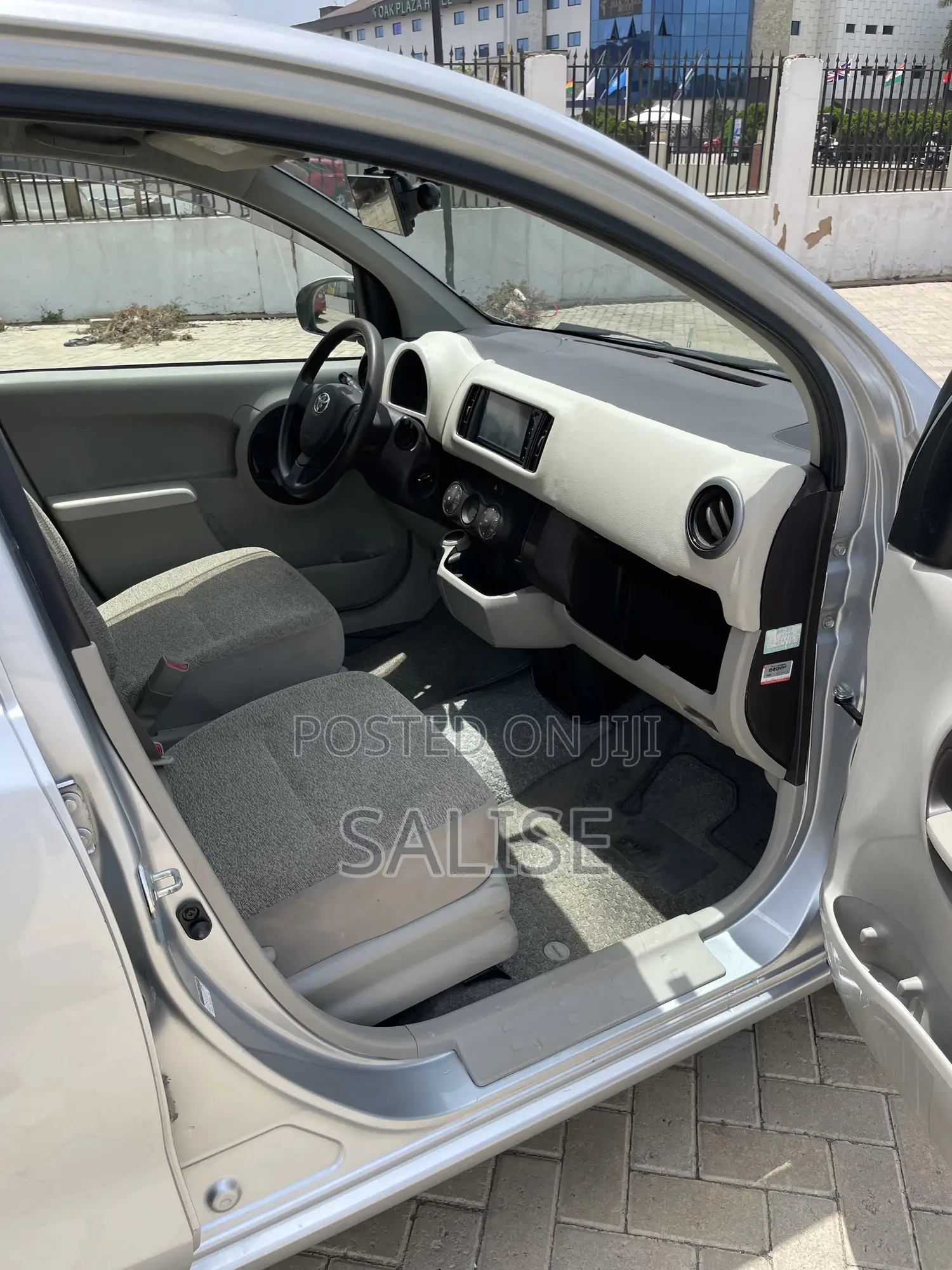 Toyota Passo 1.3 FWD 2012 Silver