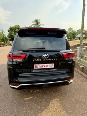 Toyota Land Cruiser 4.6 V8 GX-R 2012 Black