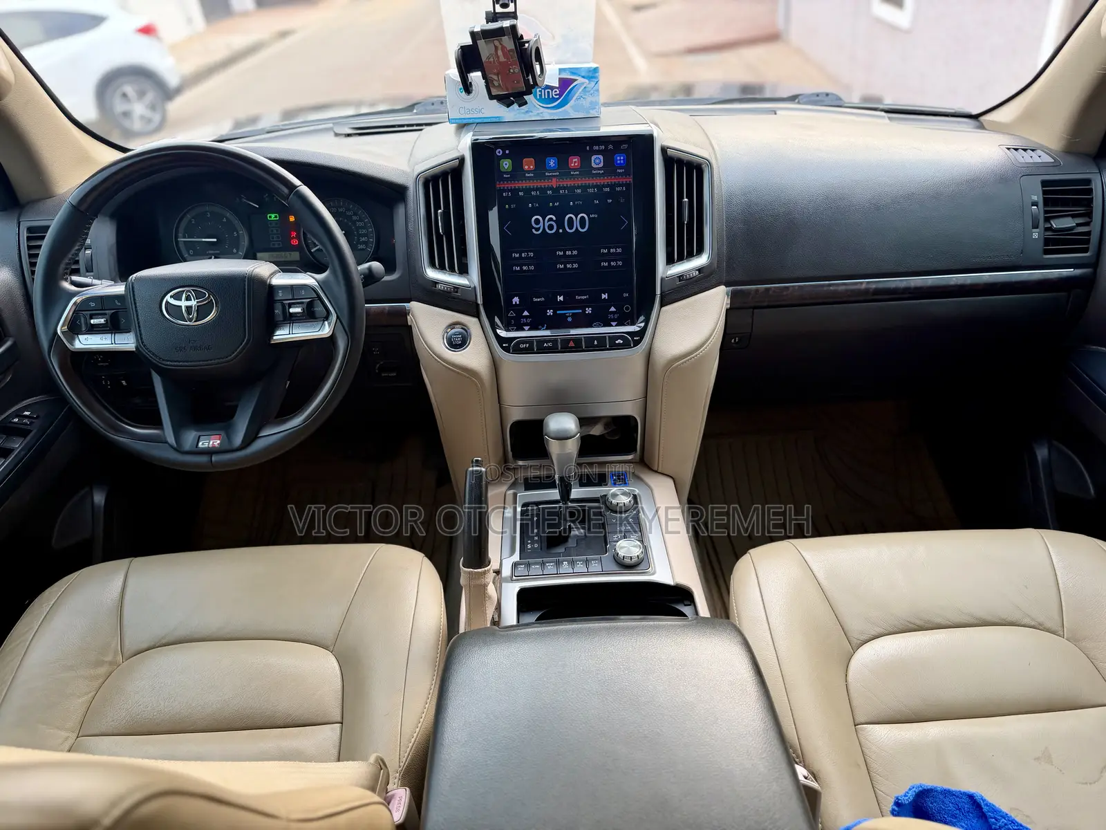 Toyota Land Cruiser 4.6 V8 GX-R 2012 Black
