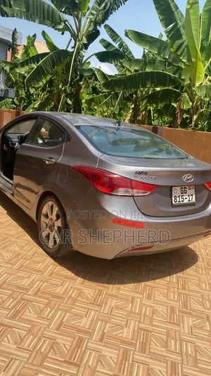 Hyundai Elantra Limited Sedan FWD (1.8L 4cyl 6A) 2013 Gray
