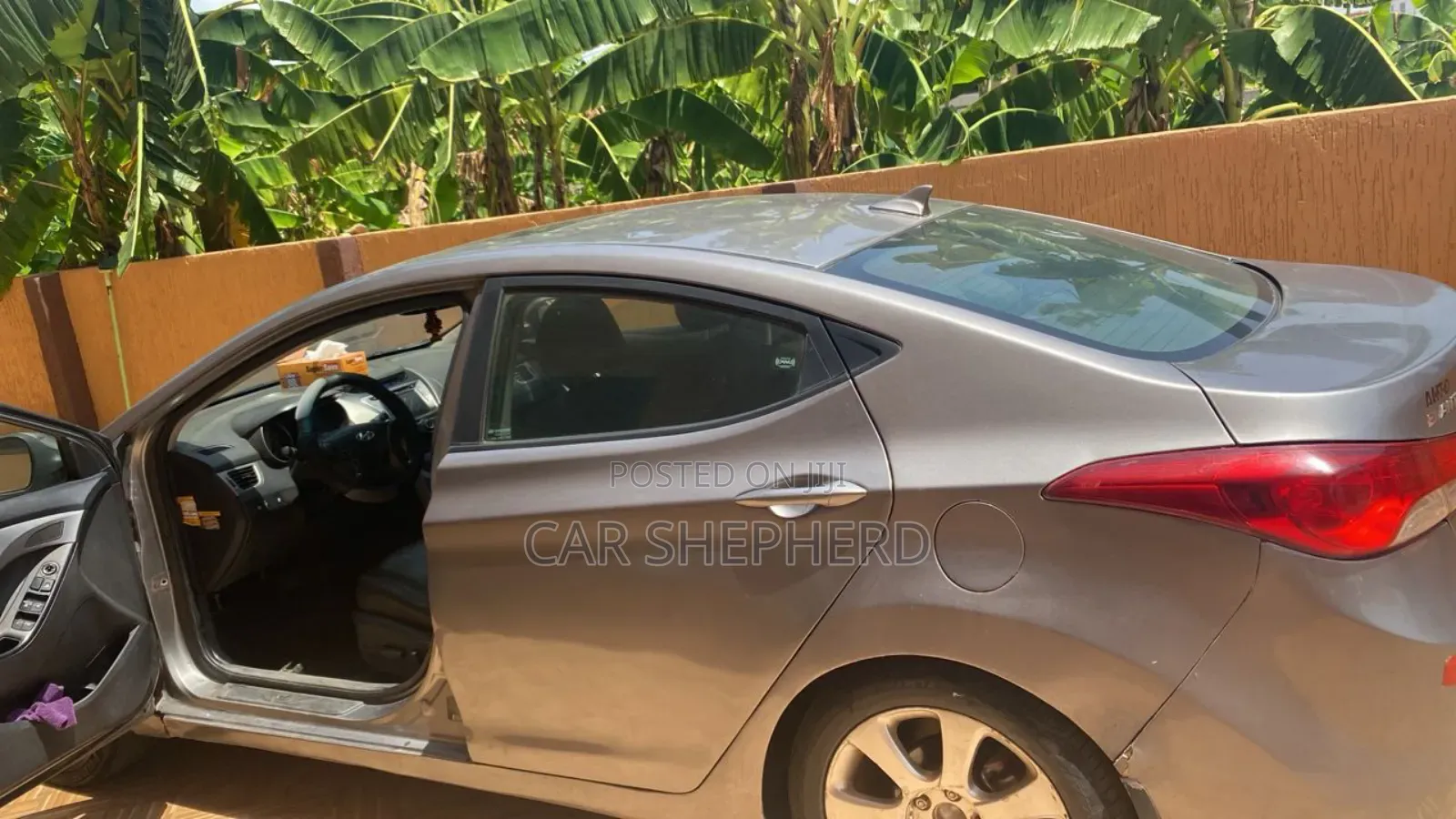 Hyundai Elantra Limited Sedan FWD (1.8L 4cyl 6A) 2013 Gray
