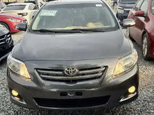 Toyota Corolla LE 4dr Sedan (1.8L 4cyl 4A) 2010 Gray