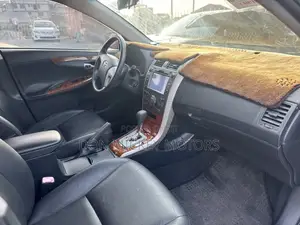 Toyota Corolla LE 4dr Sedan (1.8L 4cyl 4A) 2010 Gray