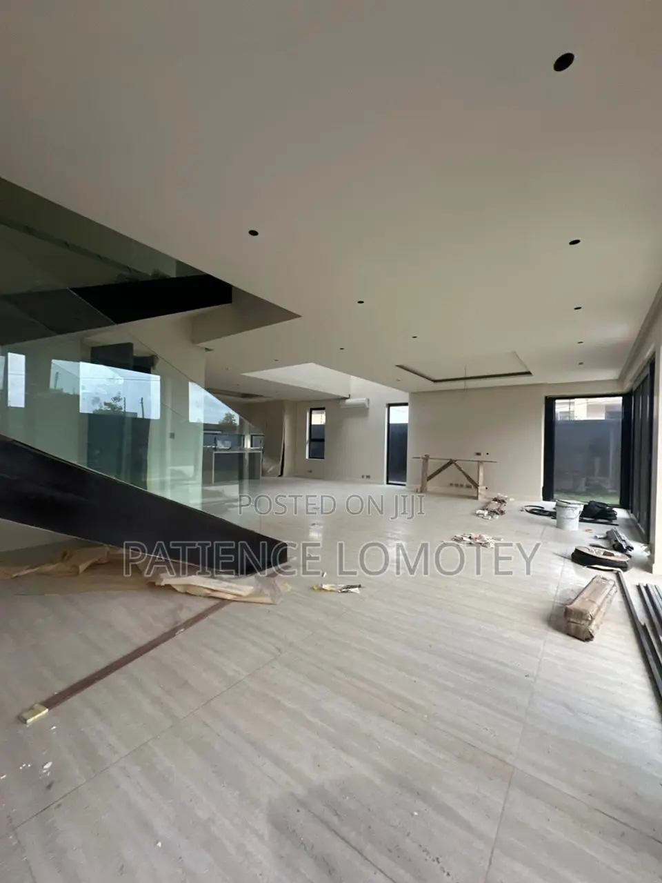 5bdrm Mansion in Trade Fair for sale