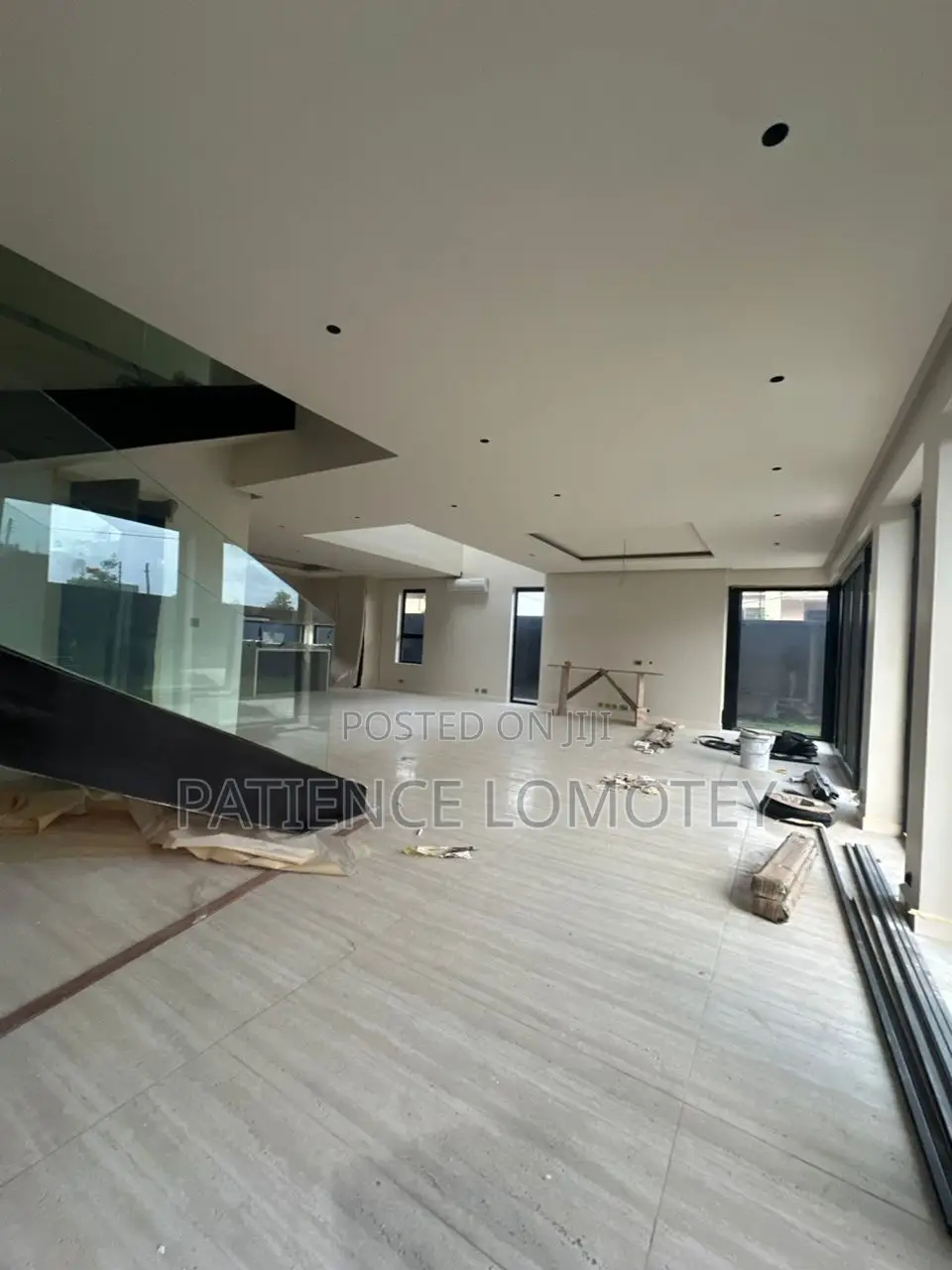 5bdrm Mansion in Trade Fair for sale