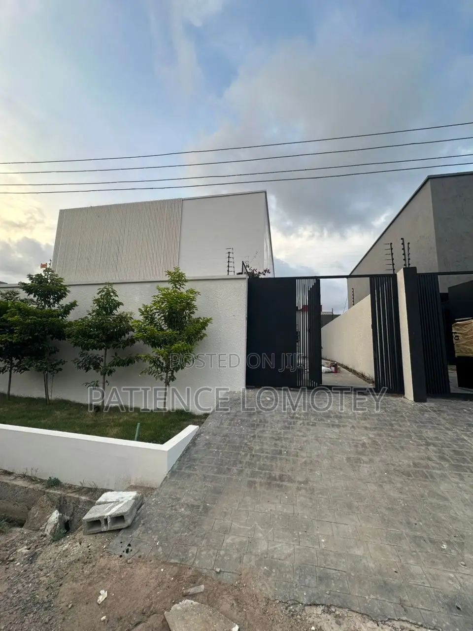 5bdrm Mansion in Trade Fair for sale