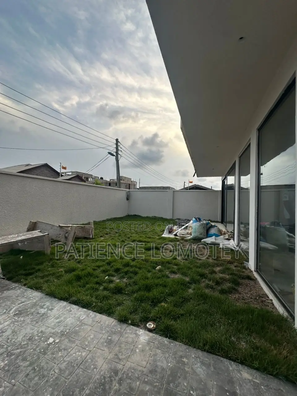 5bdrm Mansion in Trade Fair for sale