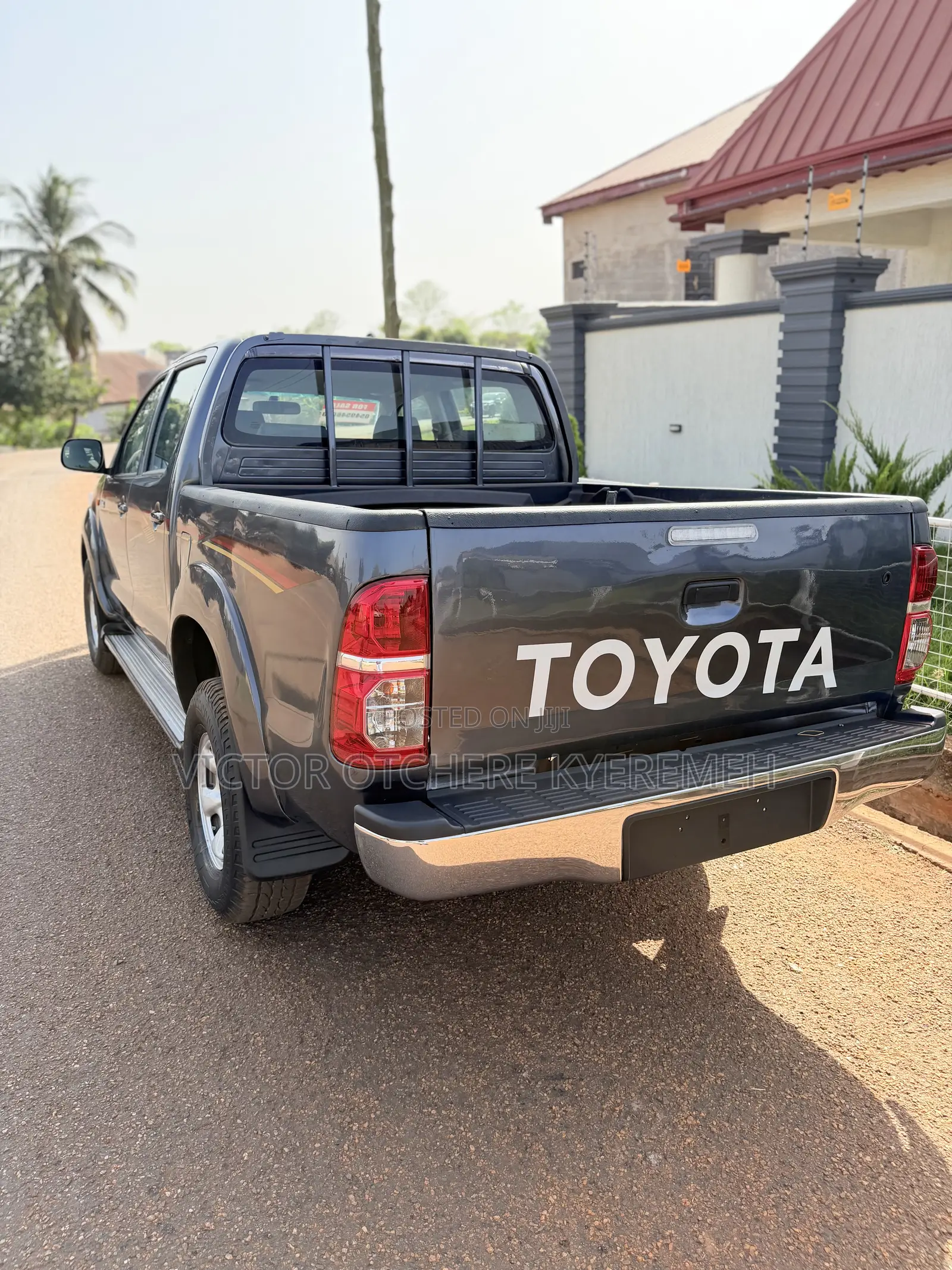 Toyota Hilux 2.5 D-4D 4X4 SRX 2011 Gray