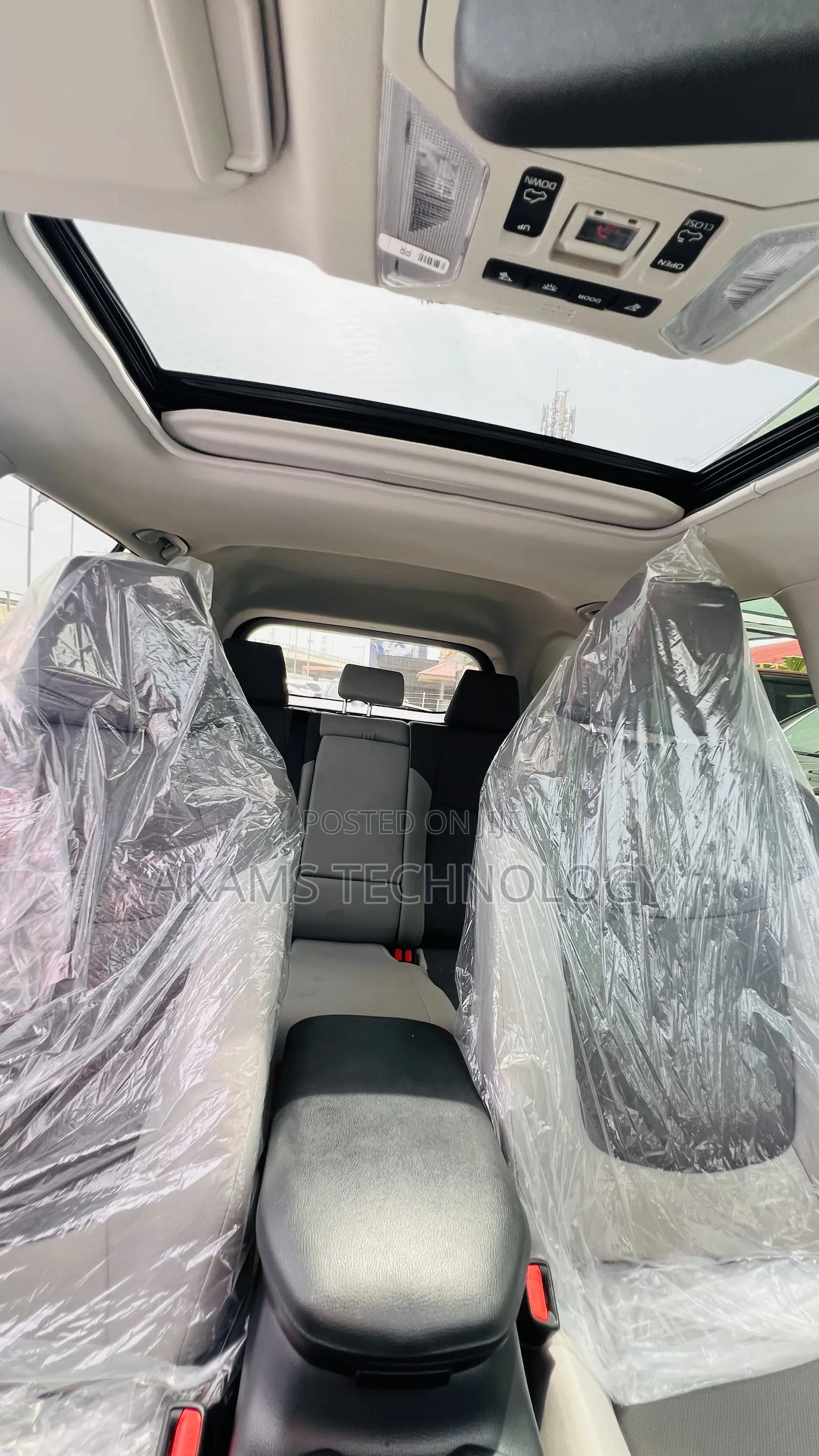 Toyota RAV4 XLE 2021 Silver